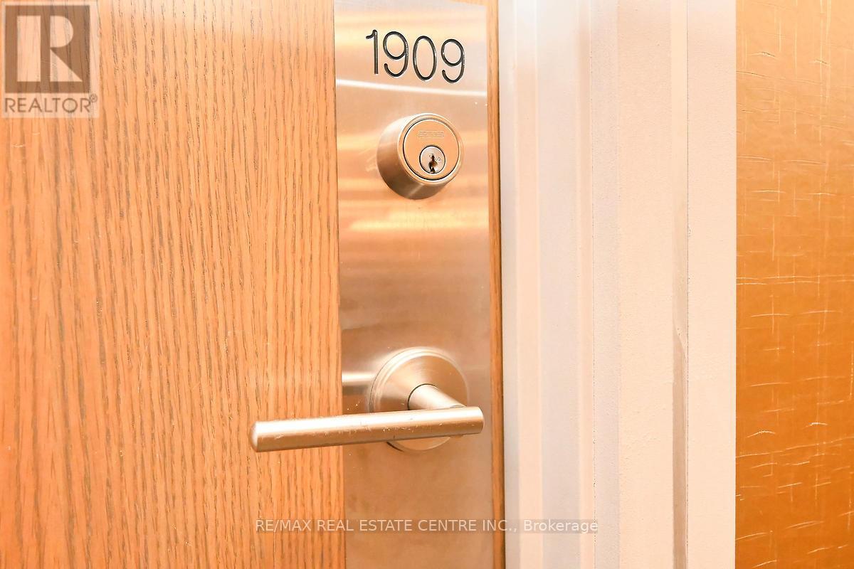 1909 - 3985 Grand Park Drive, Mississauga, Ontario  L5B 0H8 - Photo 6 - W13170654