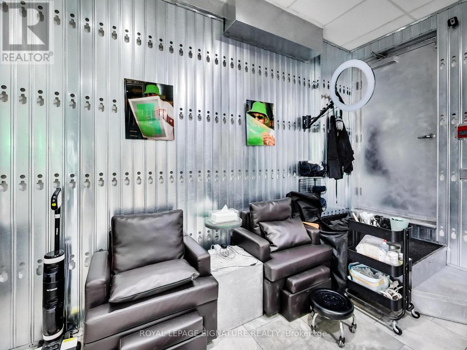475d Rogers Road, Toronto, Ontario  M6N 0B3 - Photo 12 - W13170700