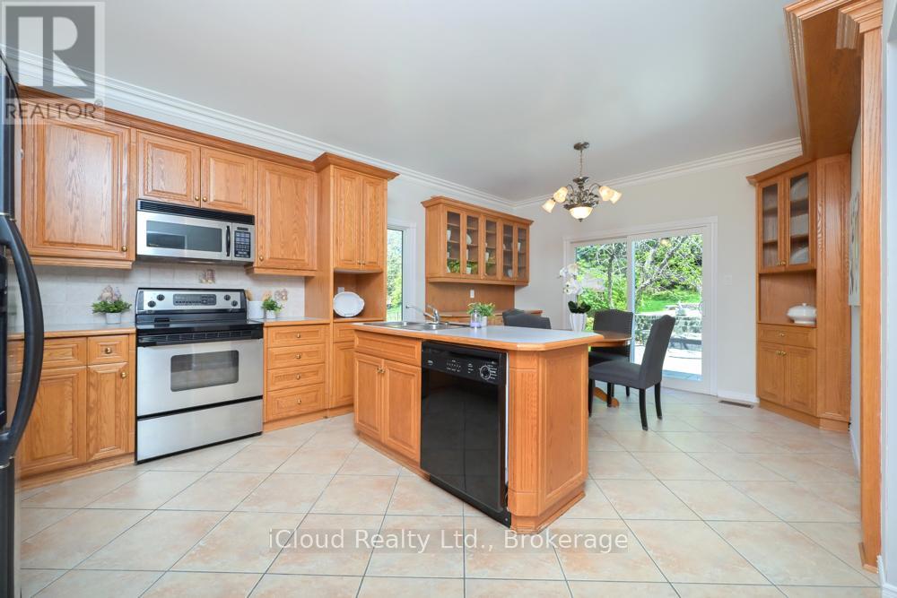 114 Kenpark Avenue, Brampton, Ontario  L6Z 3J8 - Photo 5 - W13170724
