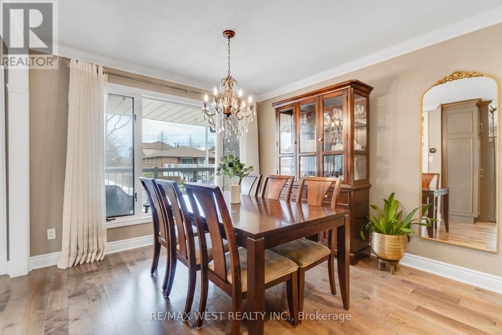 941 Stainton Drive, Mississauga, Ontario  L5C 1G2 - Photo 6 - W13170732