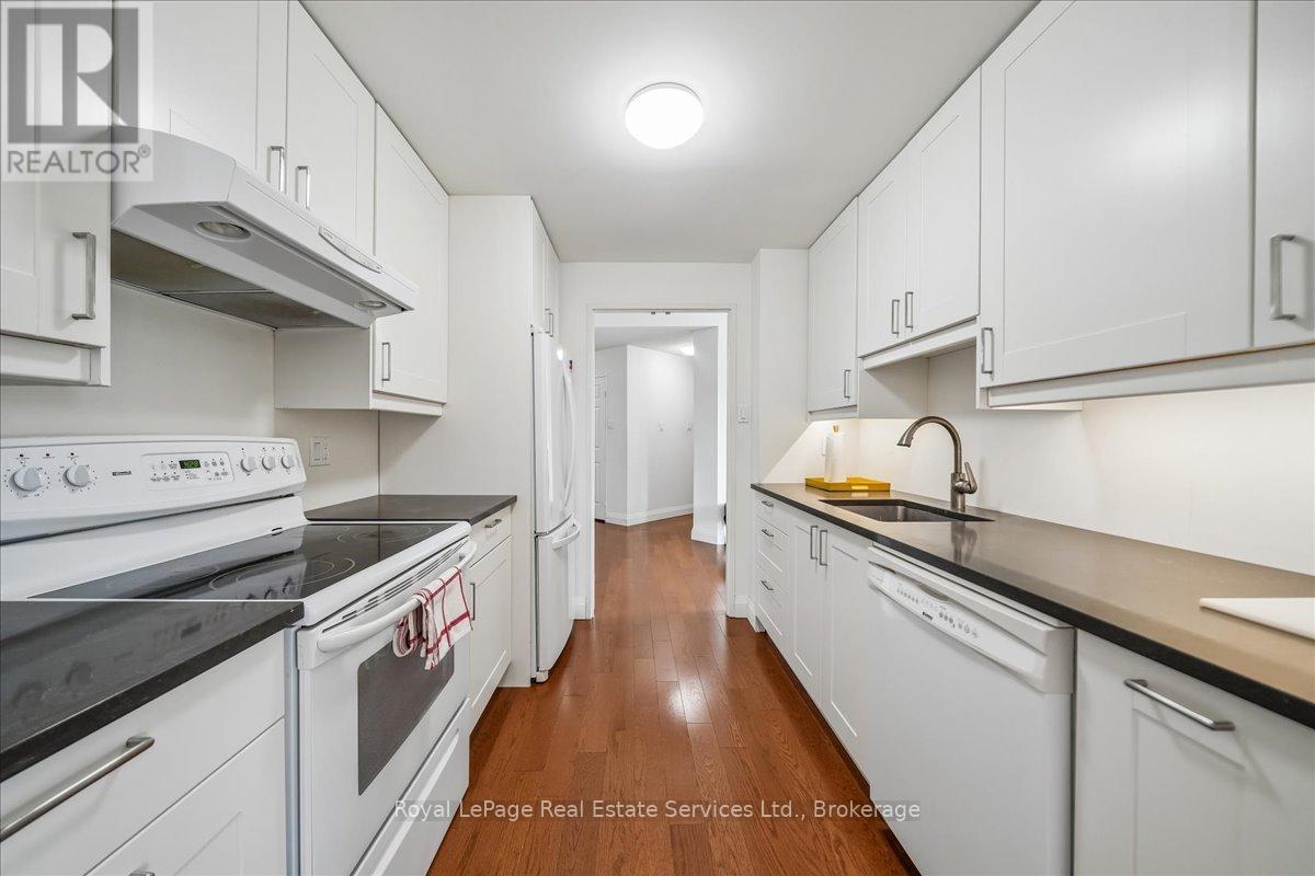 405 - 2511 Lakeshore Road W, Oakville, Ontario  L6L 6L9 - Photo 16 - W13170894