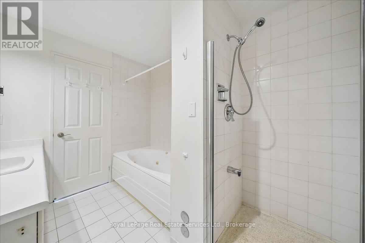 405 - 2511 Lakeshore Road W, Oakville, Ontario  L6L 6L9 - Photo 21 - W13170894