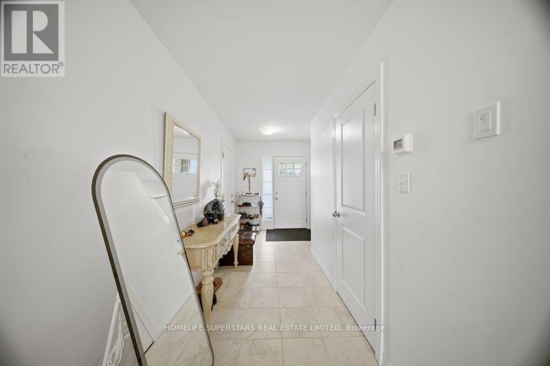 135 Hardcastle Drive, Waterloo, Ontario  N1S 0A6 - Photo 2 - X13170662