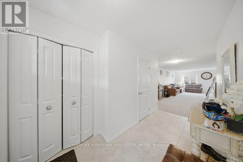 135 Hardcastle Drive, Waterloo, Ontario  N1S 0A6 - Photo 4 - X13170662