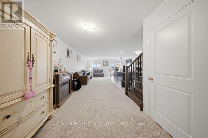 135 Hardcastle Drive, Waterloo, Ontario  N1S 0A6 - Photo 6 - X13170662