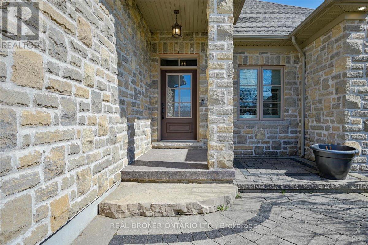 945 Riverstone Court, Kitchener, Ontario  N2P 0A3 - Photo 3 - X13170728