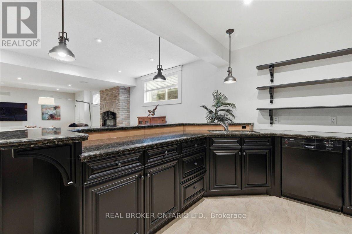 945 Riverstone Court, Kitchener, Ontario  N2P 0A3 - Photo 32 - X13170728