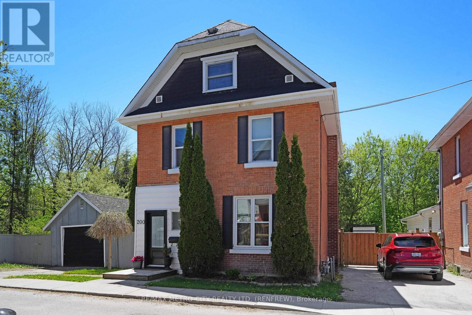 200 Ross Street, Renfrew, Ontario  K7V 2J2 - Photo 3 - X13170932