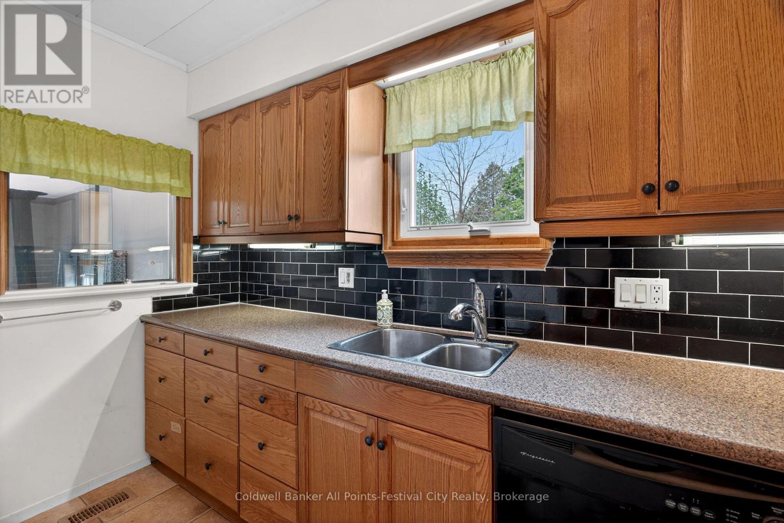 484 Bob Street, Huron-Kinloss (Lucknow), Ontario  N0G 2H0 - Photo 18 - X13170926