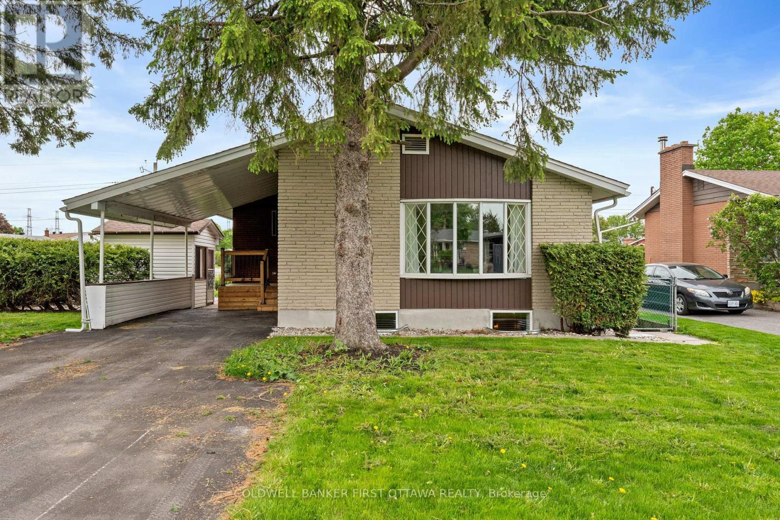 26 SPRING GARDEN AVENUE, Ottawa, Ontario