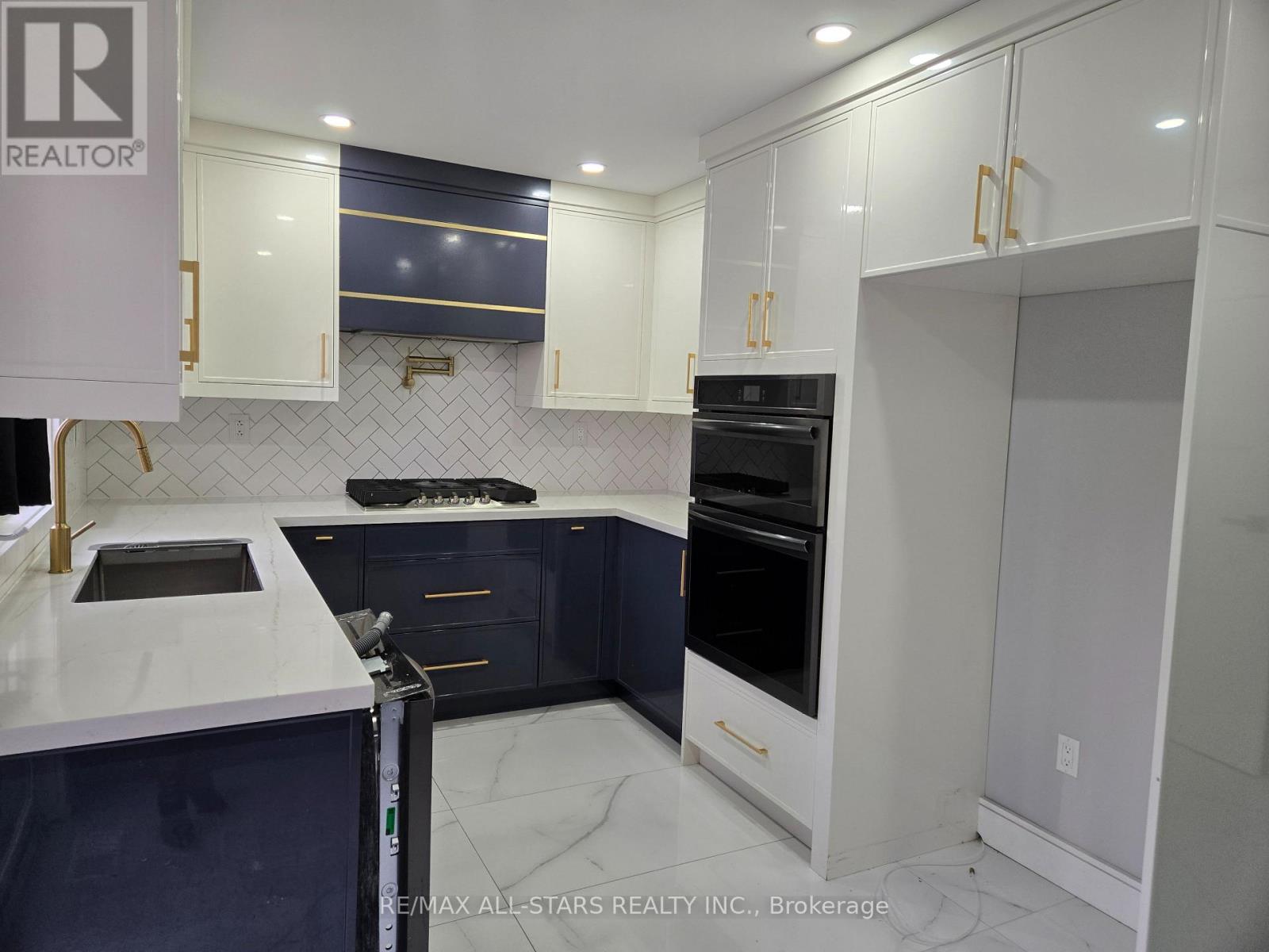 826 Krosno Boulevard, Pickering, Ontario  L1W 1G9 - Photo 12 - E13162846
