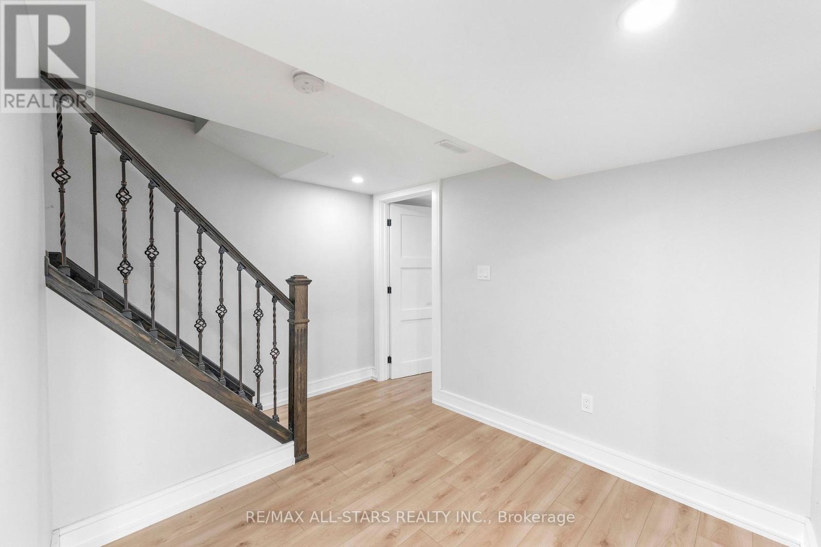 826 Krosno Boulevard, Pickering, Ontario  L1W 1G9 - Photo 24 - E13162846