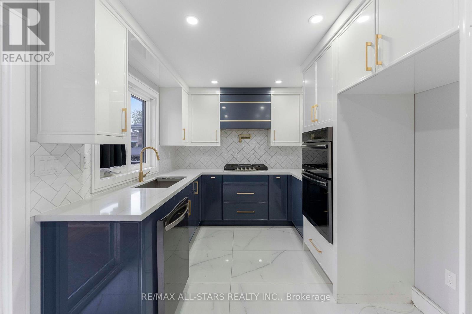 826 Krosno Boulevard, Pickering, Ontario  L1W 1G9 - Photo 8 - E13162846