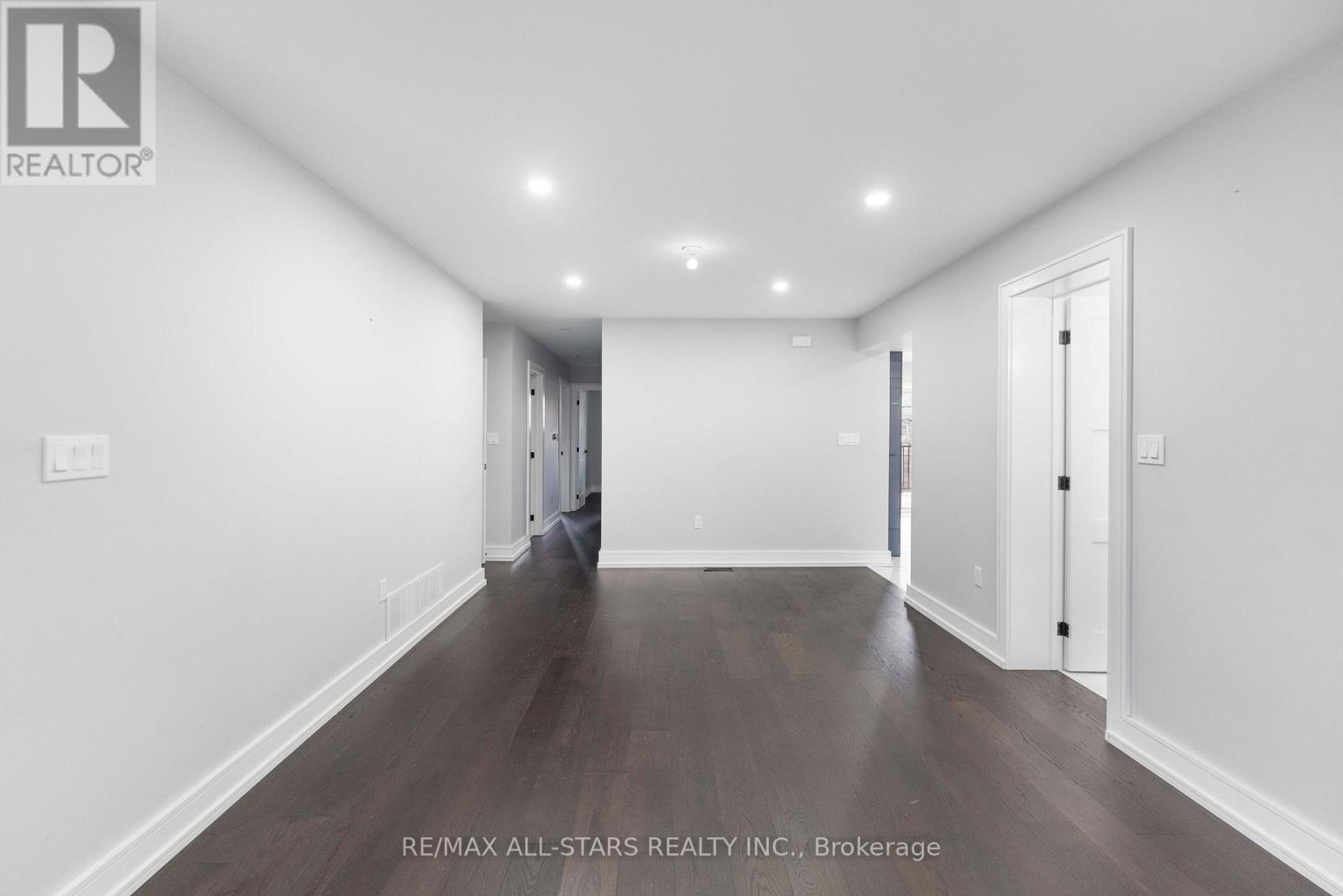 826 Krosno Boulevard, Pickering, Ontario  L1W 1G9 - Photo 6 - E13162846