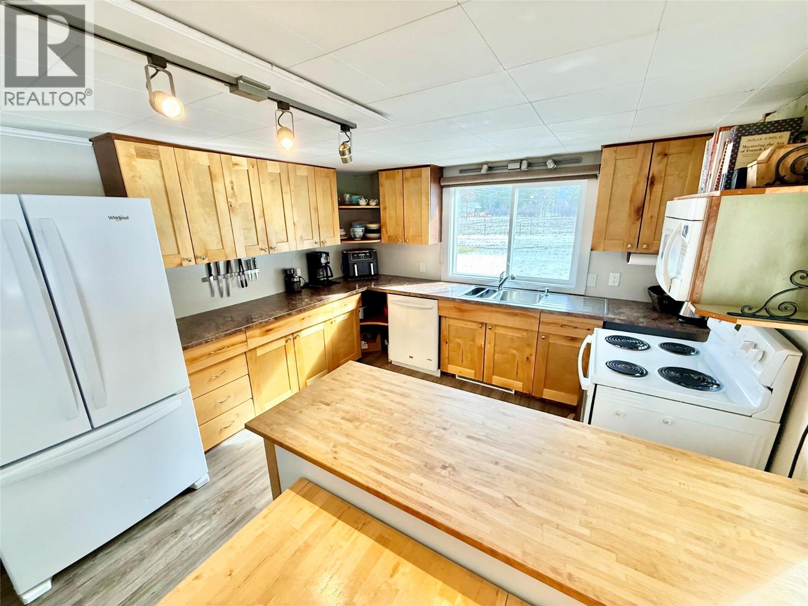 12451 Brown Creek Road, Grand Forks, British Columbia  V0H 1H8 - Photo 14 - 10379628