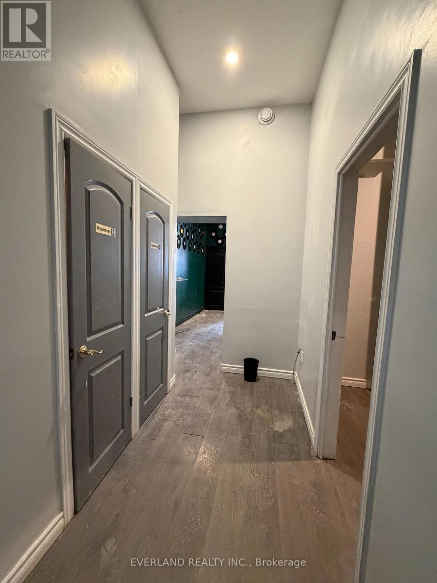 Ground - 850 Bathurst Street, Toronto, Ontario  M5R 3G1 - Photo 6 - C12915734