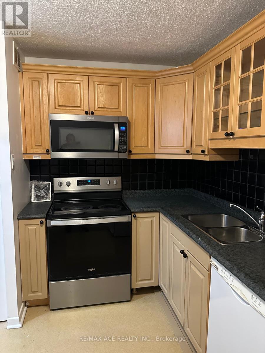 2807 - 10 Tangreen Court, Toronto, Ontario  M2M 4B9 - Photo 9 - C13170768