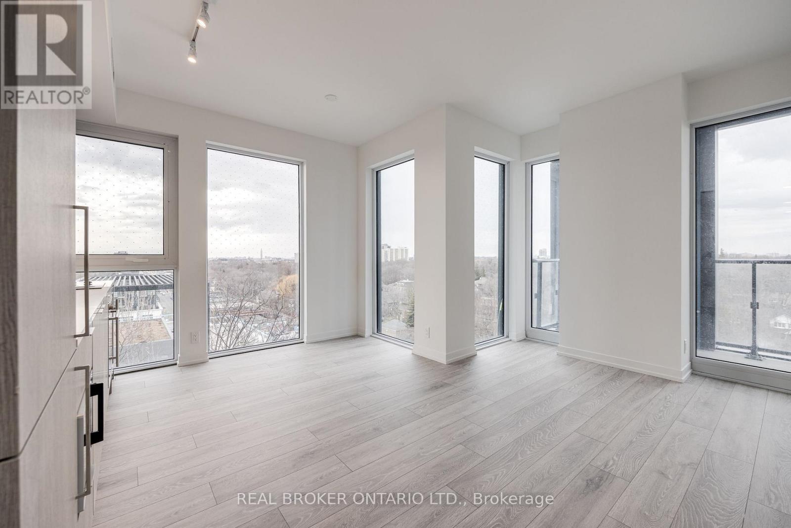 1106 - 2020 Bathurst Street, Toronto, Ontario  M5P 0A6 - Photo 2 - C13170770