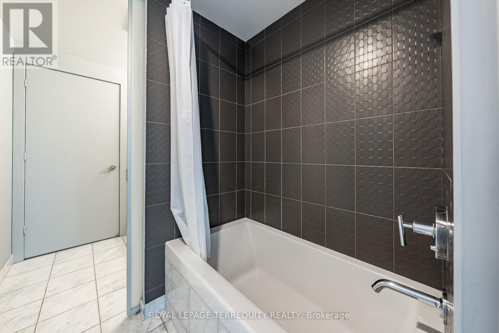 4008 - 33 Charles Street E, Toronto, Ontario  M4Y 0A2 - Photo 12 - C13170896
