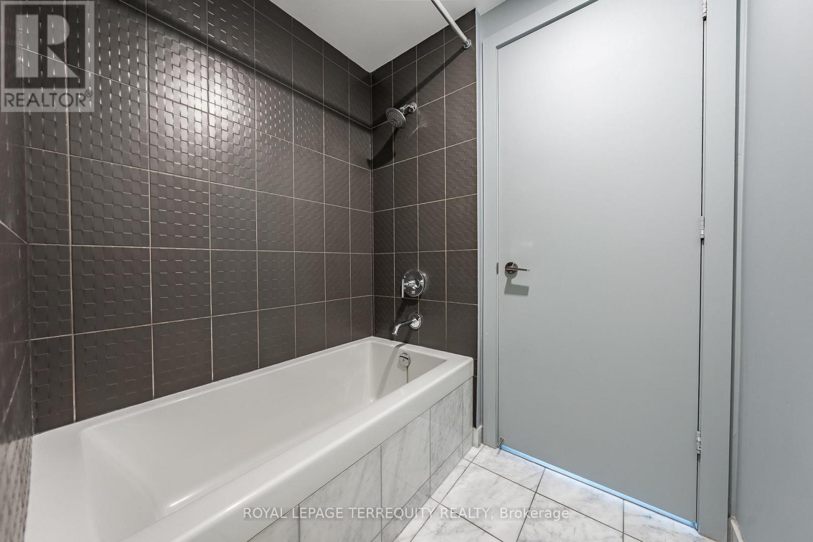 4008 - 33 Charles Street E, Toronto, Ontario  M4Y 0A2 - Photo 13 - C13170896