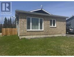 8 Matachewan RD, Manitouwadge, Ontario