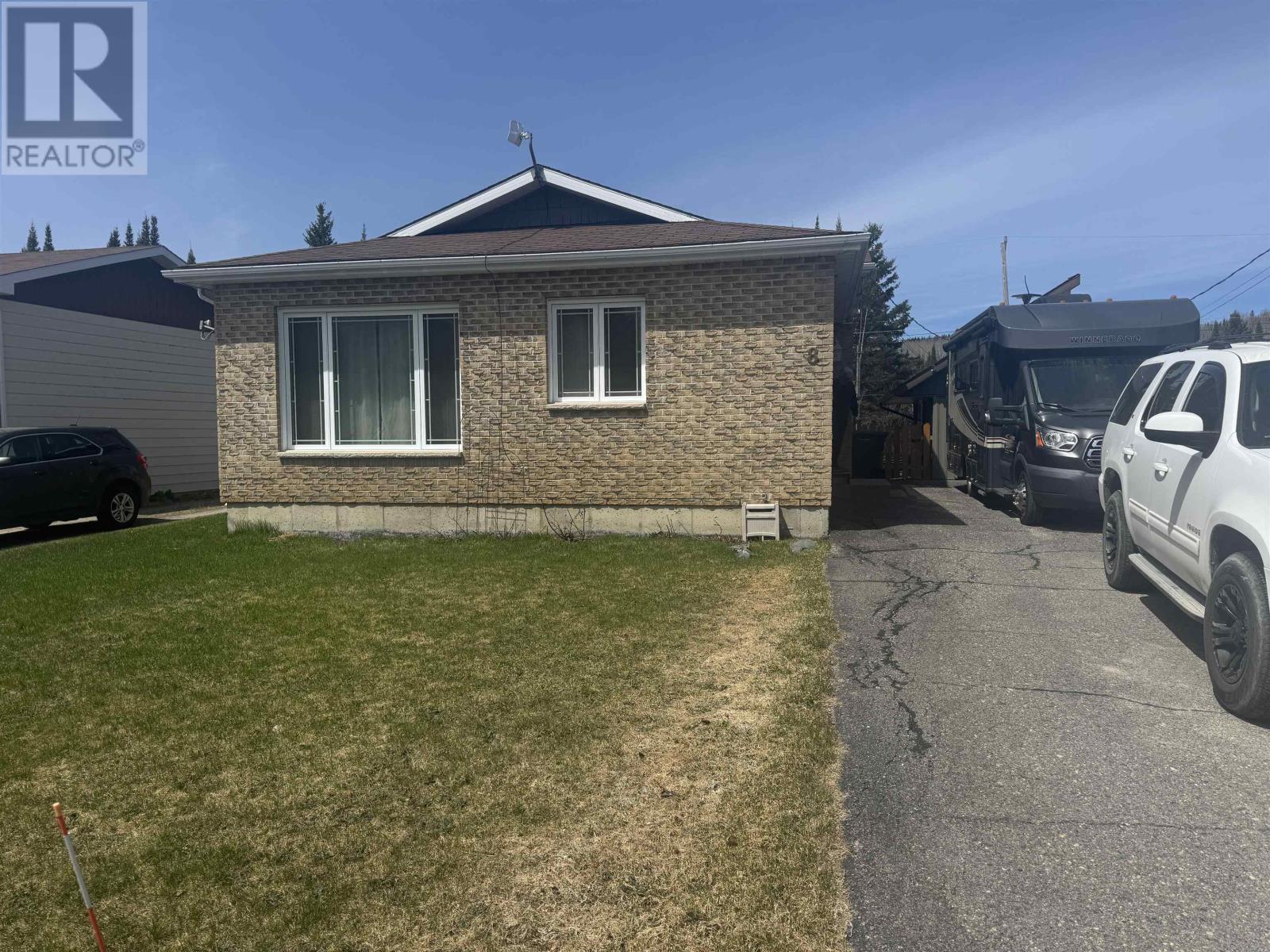 8 Matachewan Rd, Manitouwadge, Ontario  P0T 2C0 - Photo 2 - TB2600950