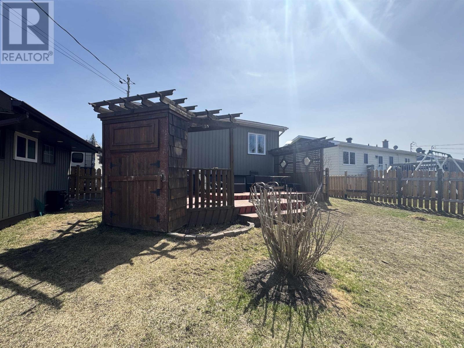 8 Matachewan Rd, Manitouwadge, Ontario  P0T 2C0 - Photo 36 - TB2600950