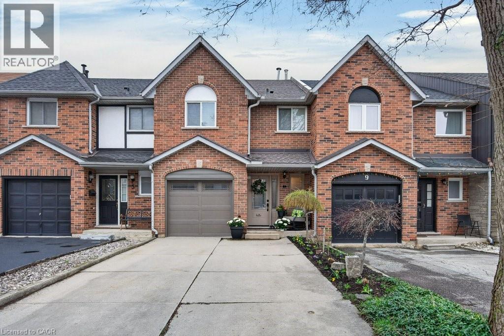 7 Perthshire Court, Hamilton, Ontario  L9B 2H1 - Photo 2 - 40822177