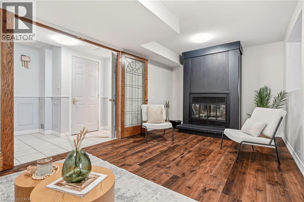 694 Mullin Way, Burlington, Ontario  L7L 4J7 - Photo 7 - 40823294