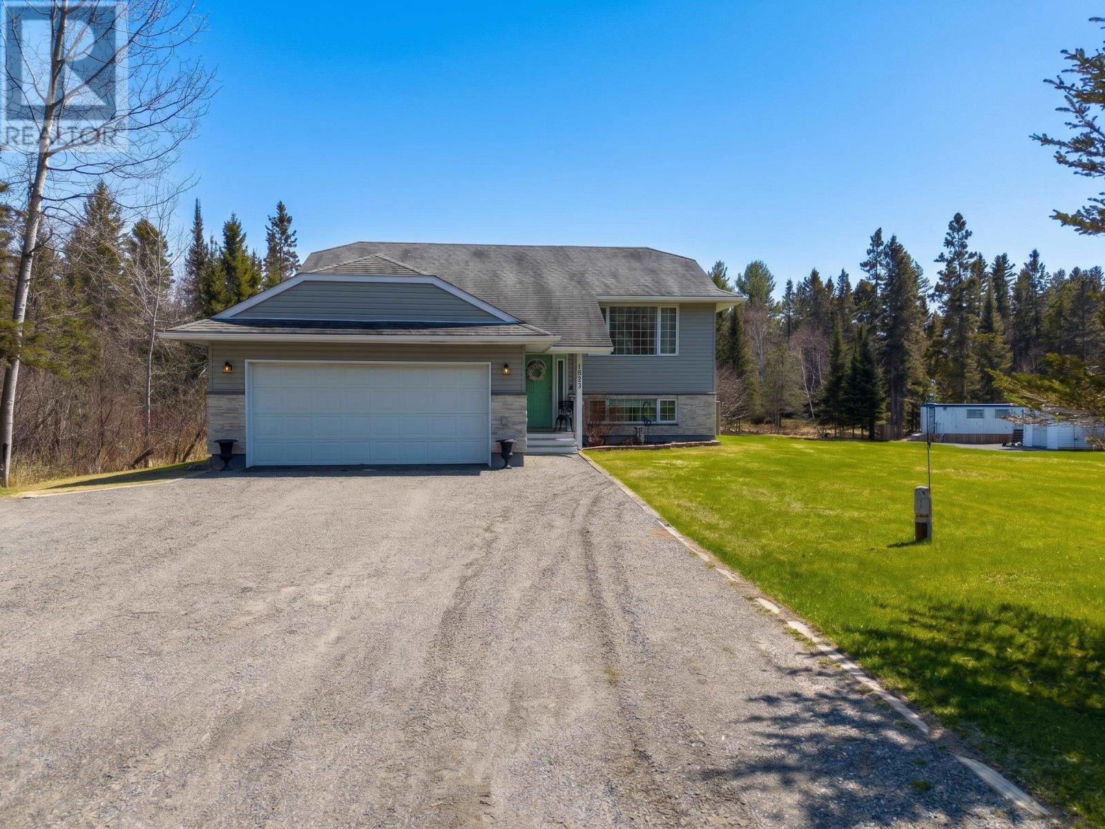 1843 Marquis Dr, Thunder Bay, Ontario  P7G 2J2 - Photo 2 - TB2601180