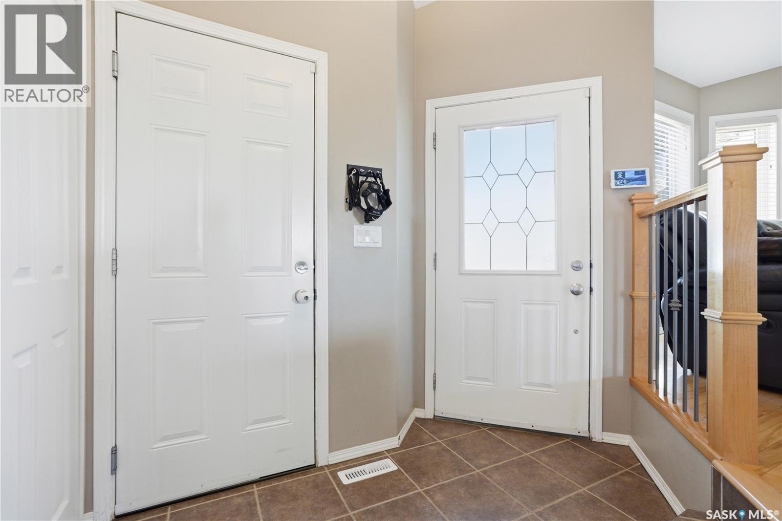 114 Fawcett Crescent, Saskatoon, Saskatchewan  S7T 0G1 - Photo 3 - SK037024