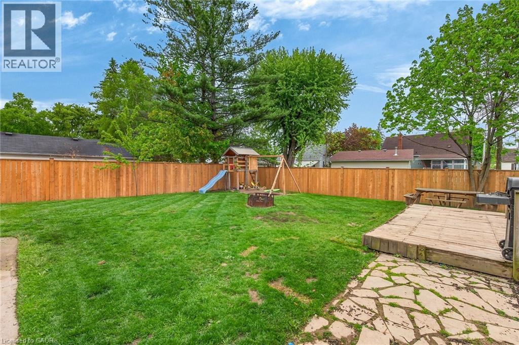 827 Pine Street, Dunnville, Ontario  N1A 2M6 - Photo 3 - 40832140