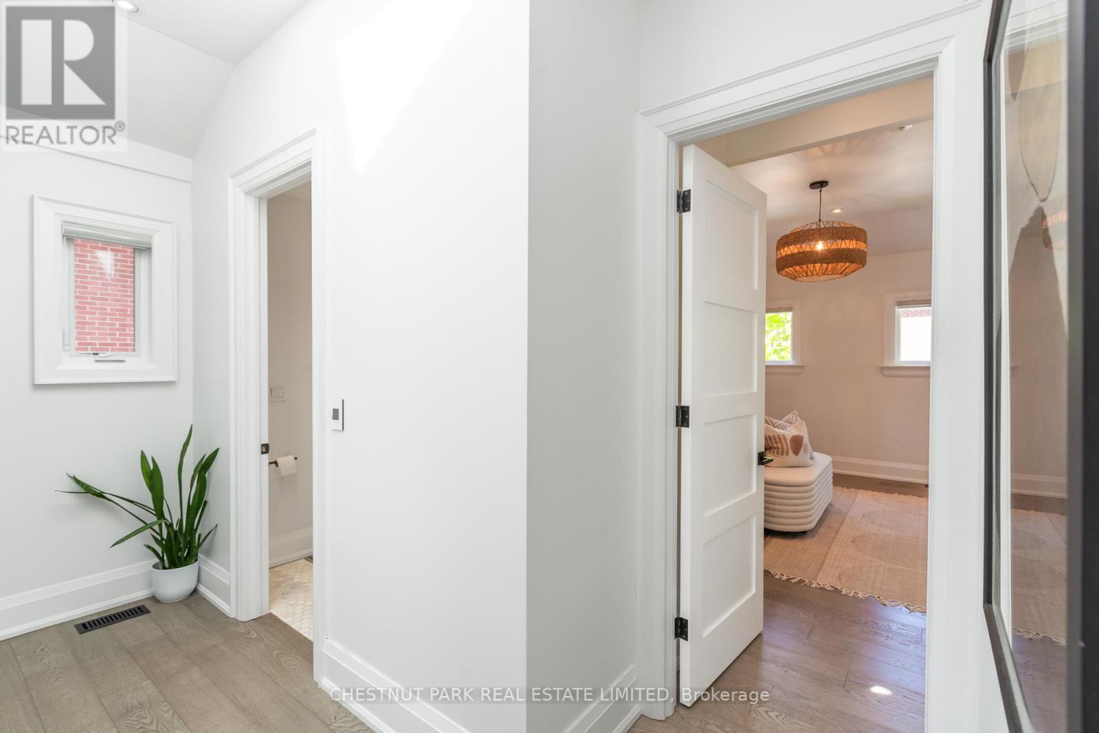 15 Edgewood Avenue, Toronto, Ontario  M4L 3G8 - Photo 15 - E13170754