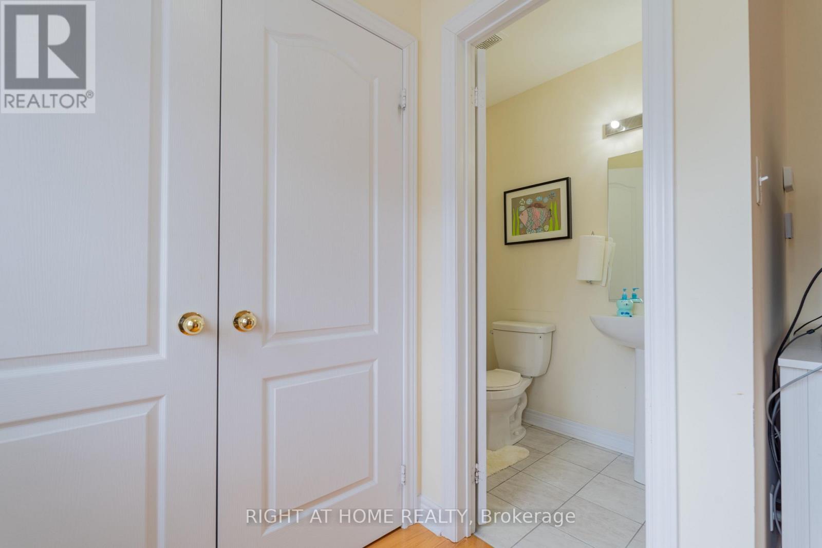 1518 Shepway Mews, Pickering, Ontario  L1X 0C7 - Photo 16 - E13170804