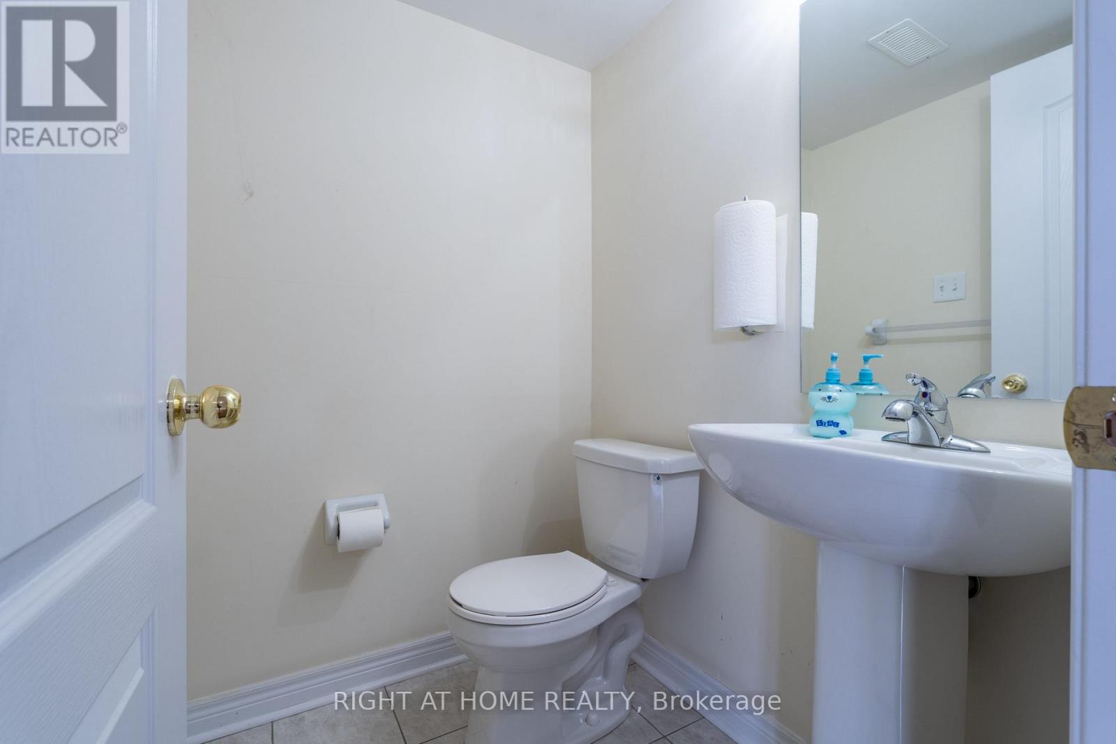1518 Shepway Mews, Pickering, Ontario  L1X 0C7 - Photo 25 - E13170804