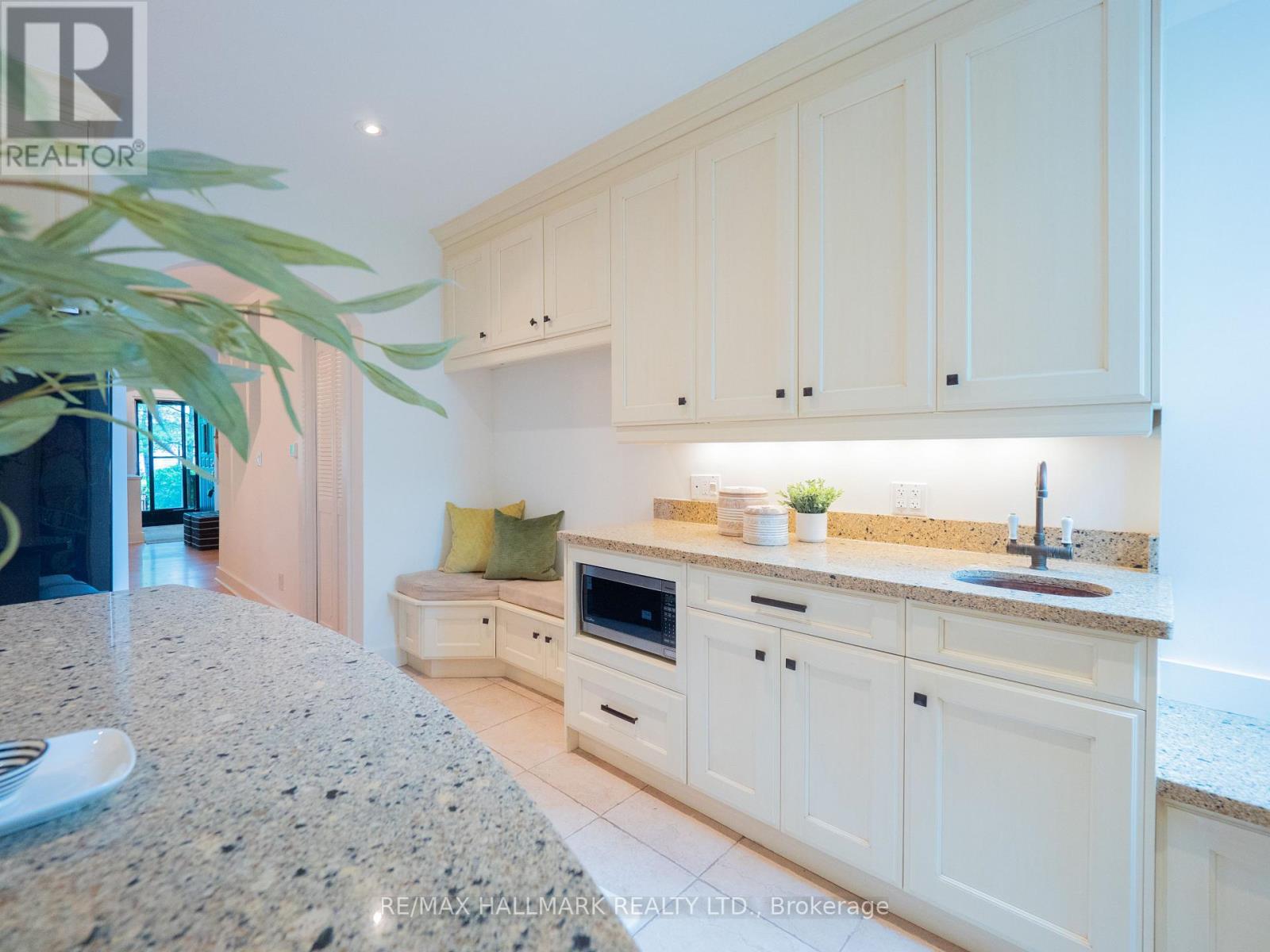 77 Mcgee Street, Toronto, Ontario  M4M 2L1 - Photo 17 - E13170836