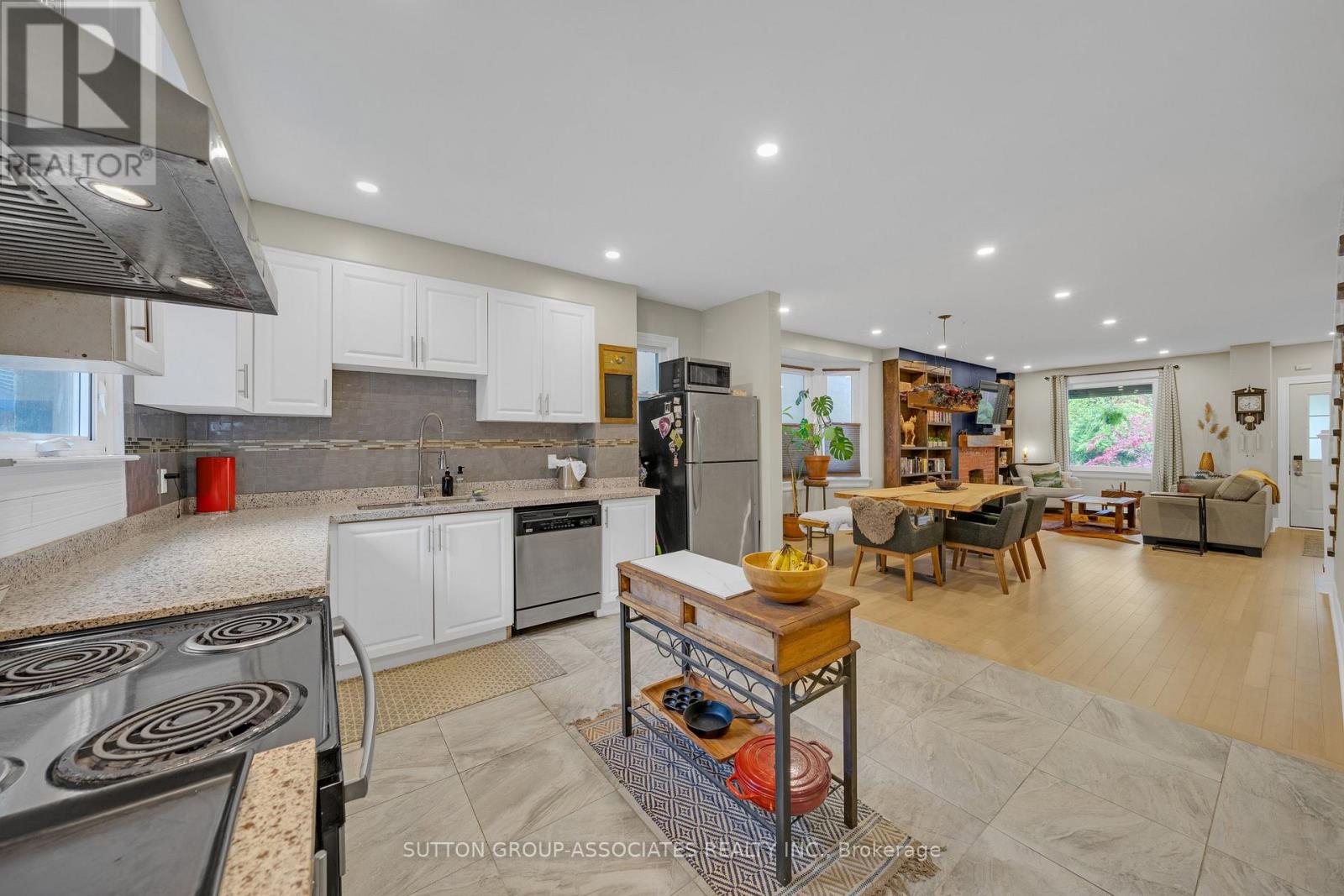 69 Dagmar Avenue, Toronto, Ontario  M4M 1V9 - Photo 11 - E13170974