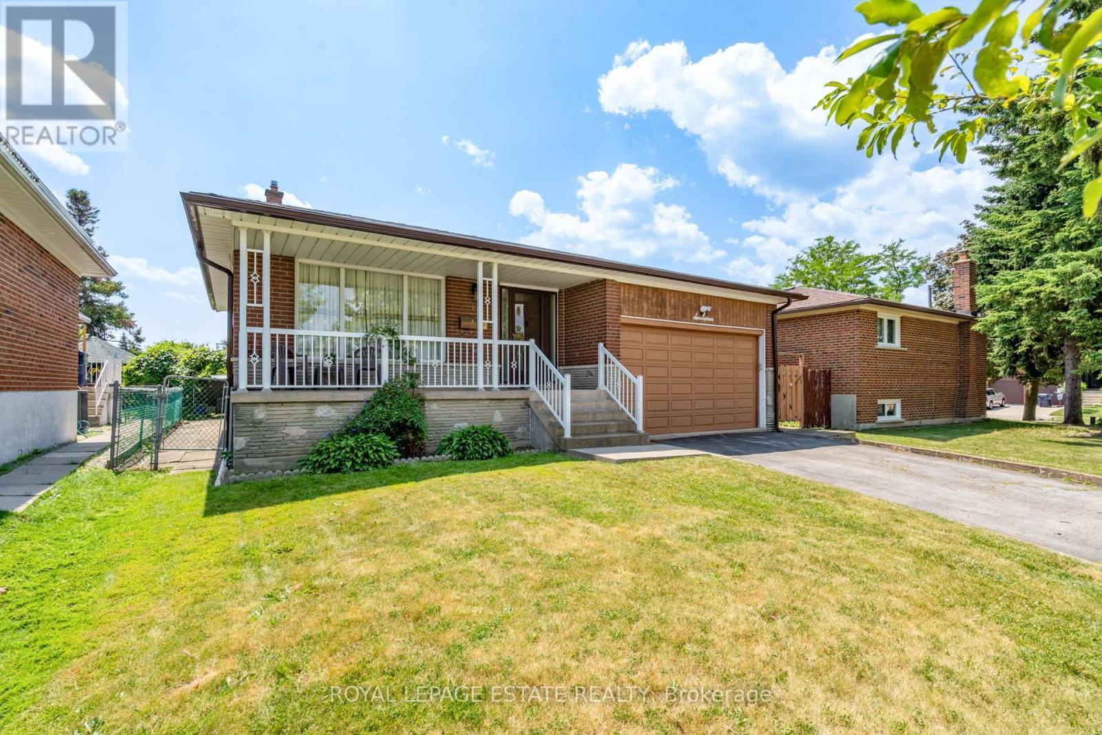 17 ALTAIR AVENUE, Toronto, Ontario