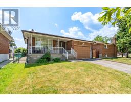 17 ALTAIR AVENUE, Toronto, Ontario