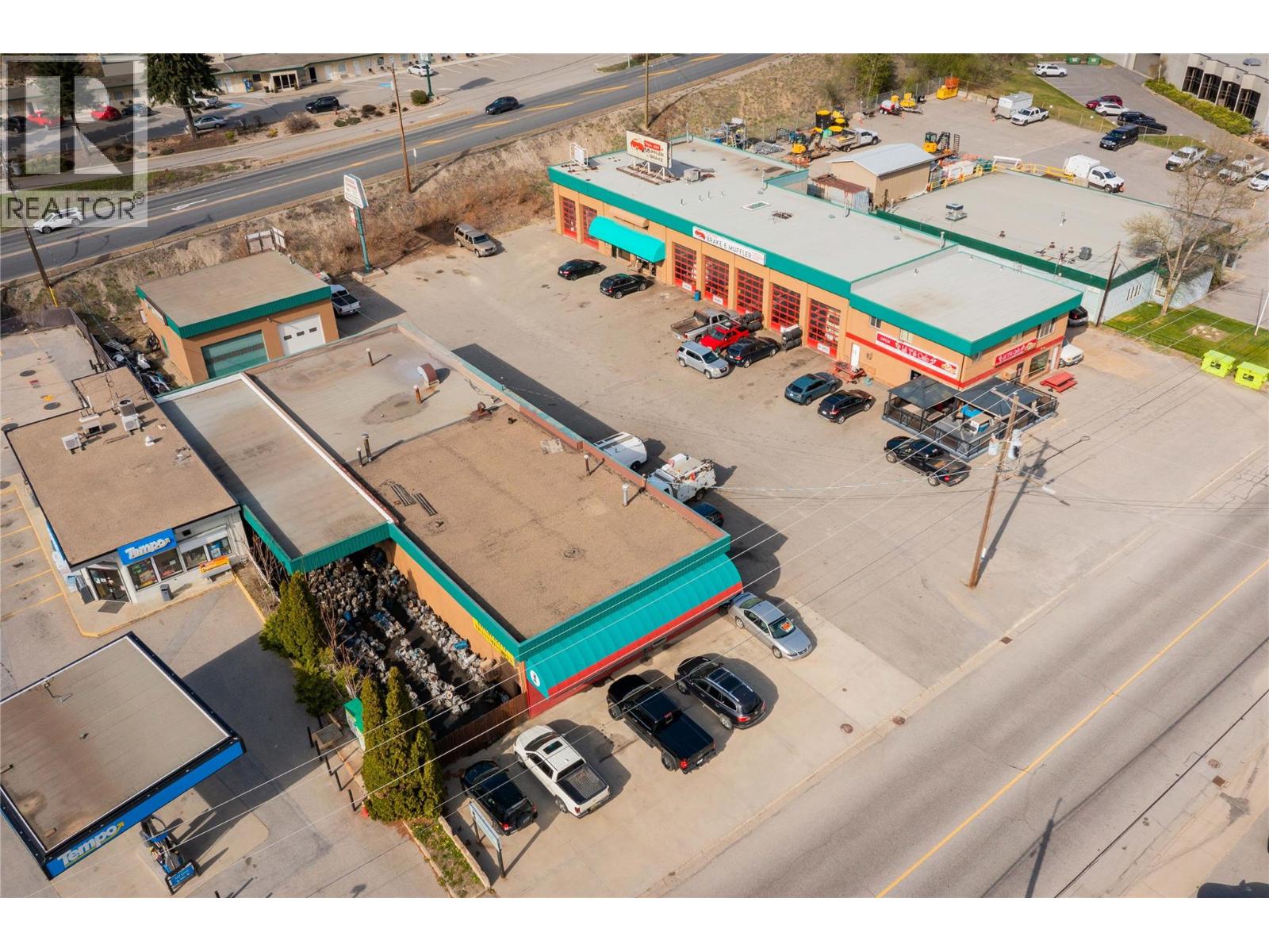 2865 B And 2929 Highway Drive, Trail, British Columbia  V1R 2T2 - Photo 1 - 10344222