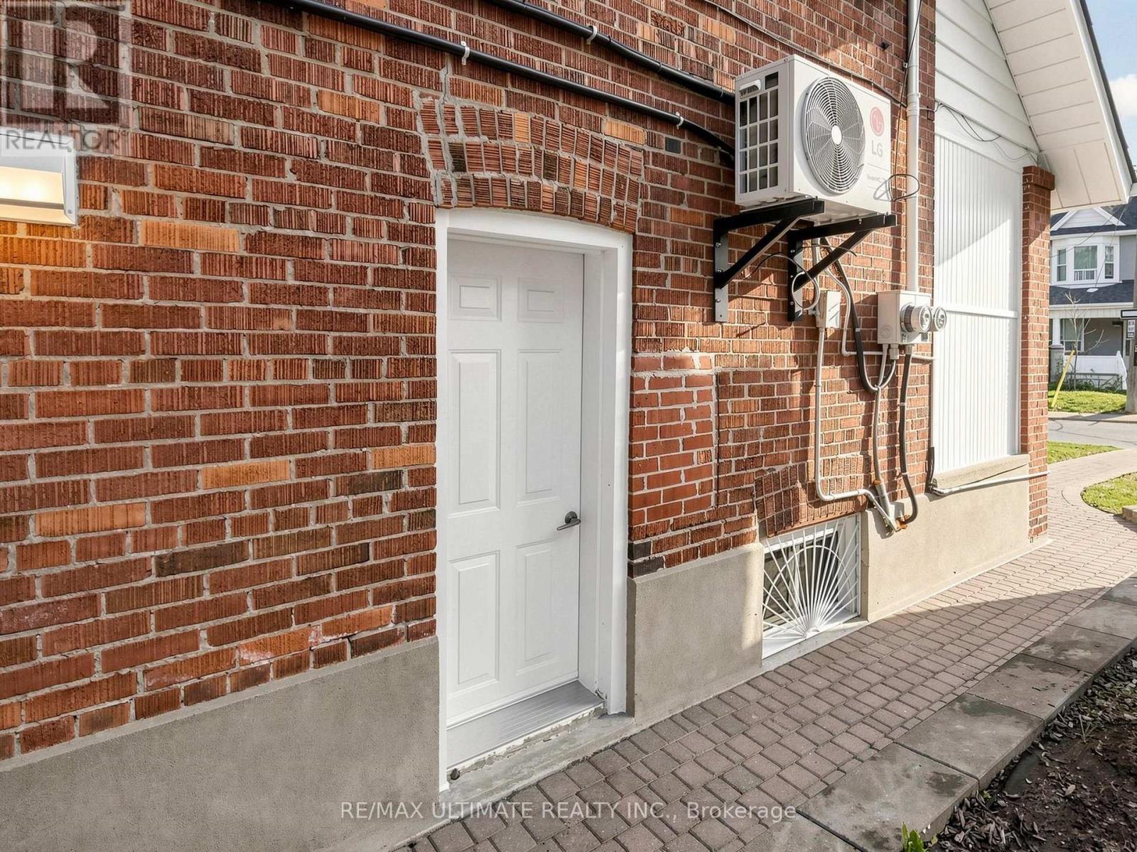 35 Blackthorn Avenue, Toronto, Ontario  M6N 3H4 - Photo 28 - W13120942