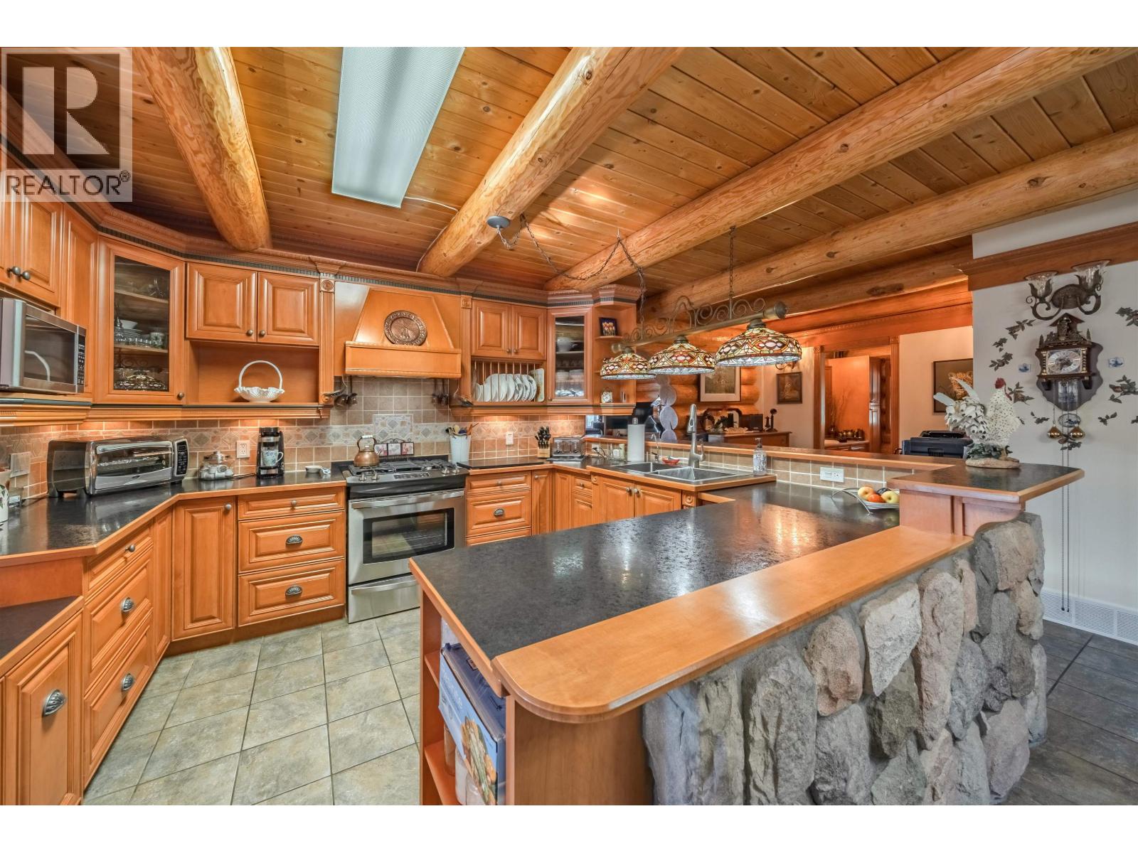 4677 Caverly Road, Lac La Hache, British Columbia  V0K 1T0 - Photo 11 - R3127476