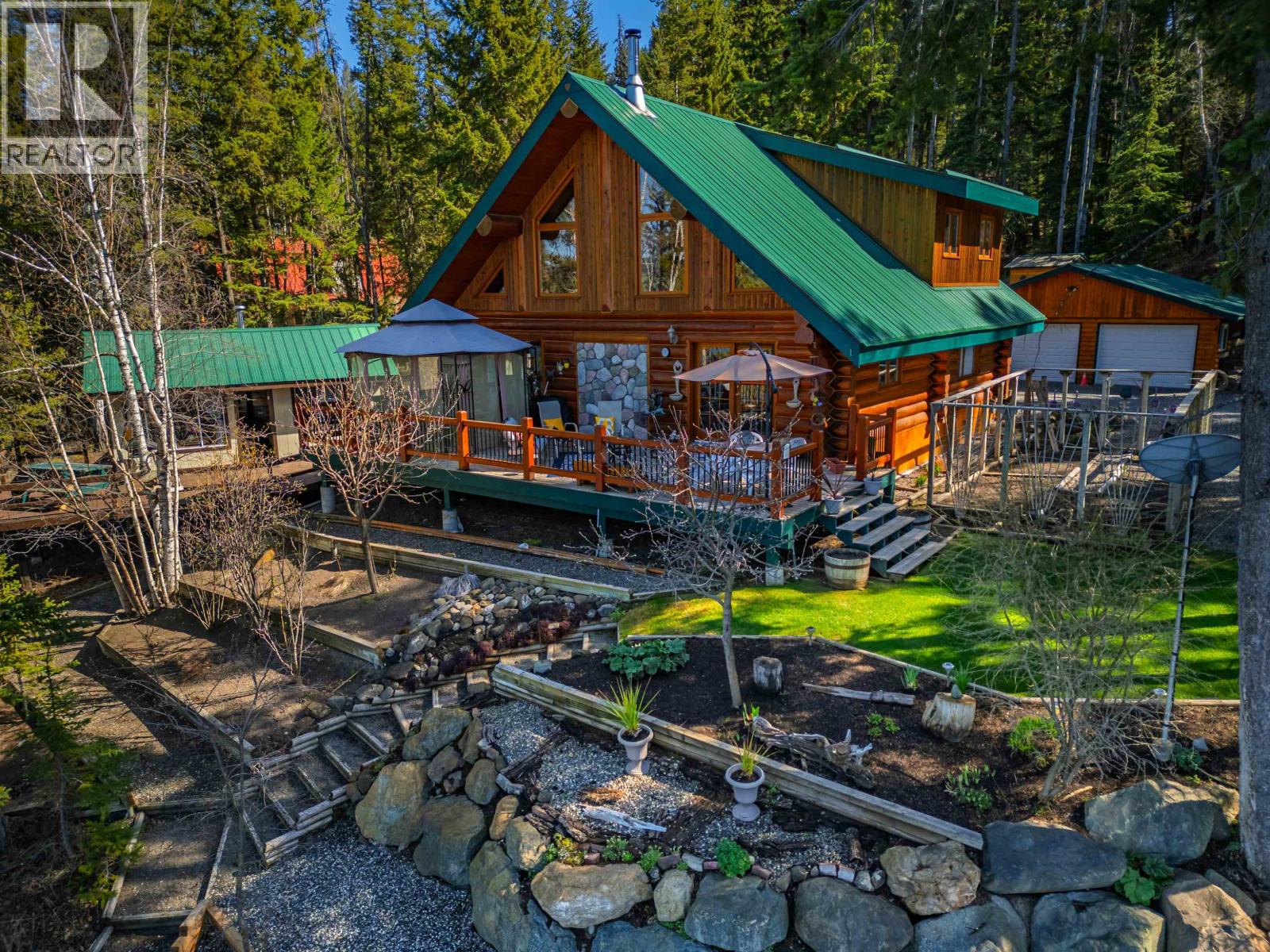 4677 Caverly Road, Lac La Hache, British Columbia  V0K 1T0 - Photo 2 - R3127476