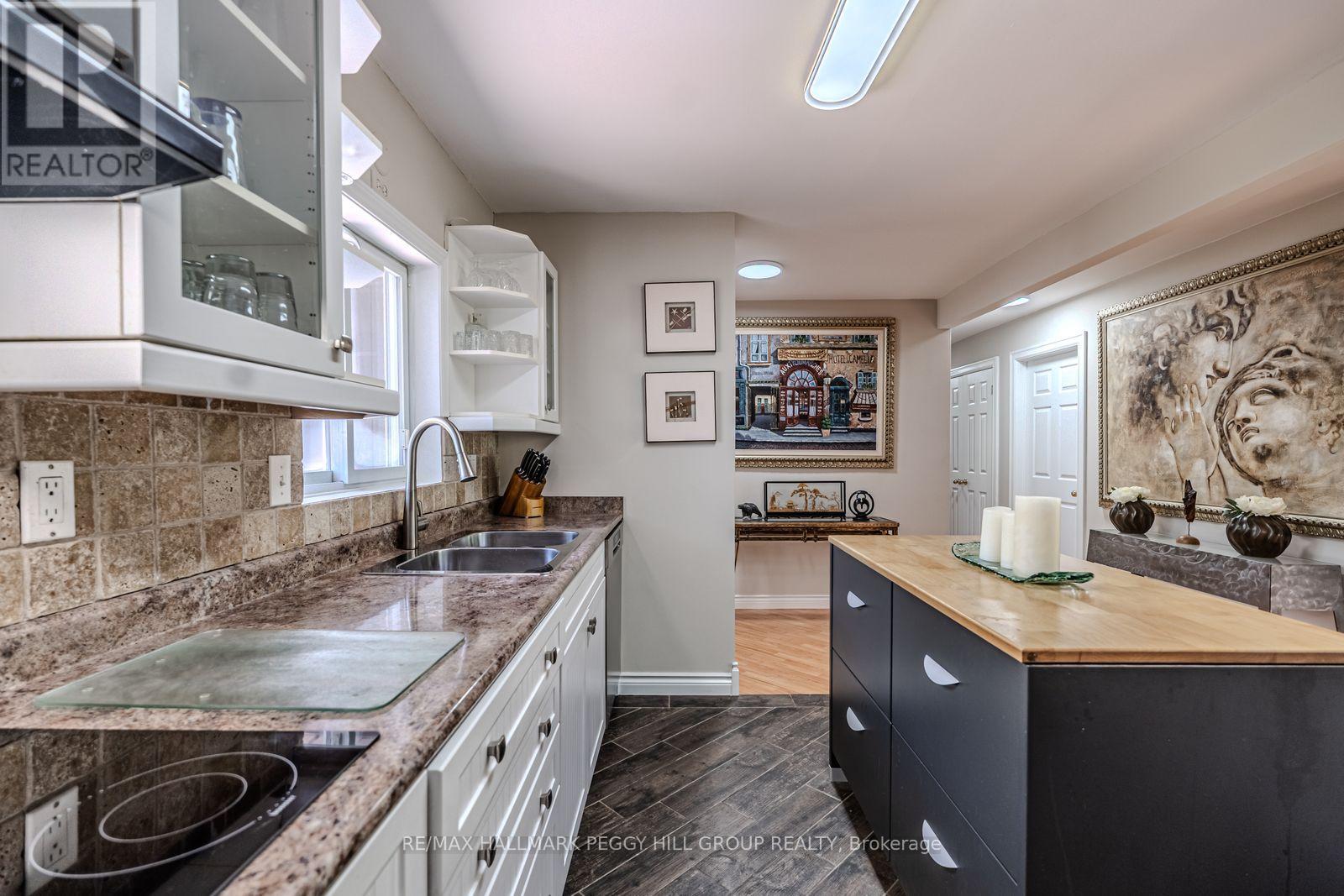 2582 Leonard Street, Innisfil, Ontario  L9S 3T9 - Photo 6 - N13170736