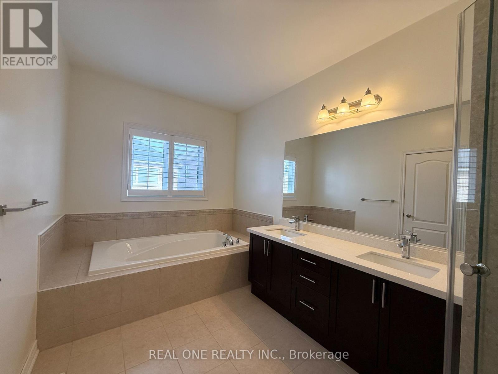 39 Mowder Drive, Aurora, Ontario  L4G 0V4 - Photo 12 - N13170766