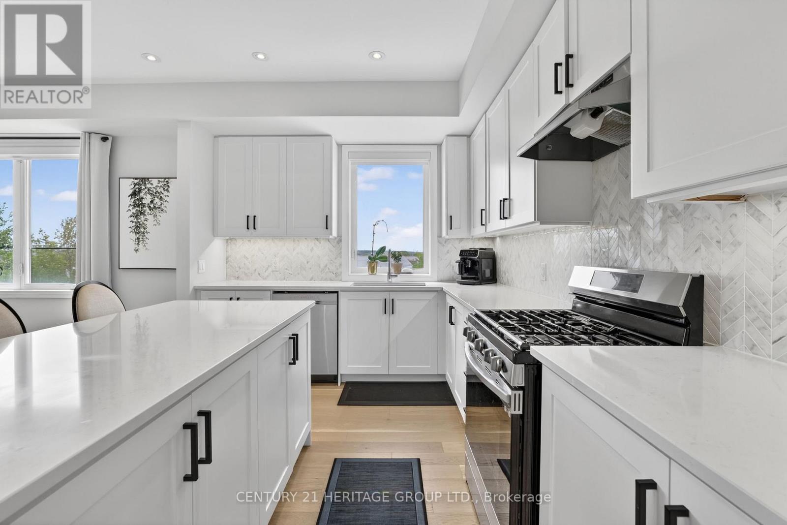 1 - 50 Baynes Way, Bradford West Gwillimbury (Bradford), Ontario  L3Z 4M4 - Photo 10 - N13170786