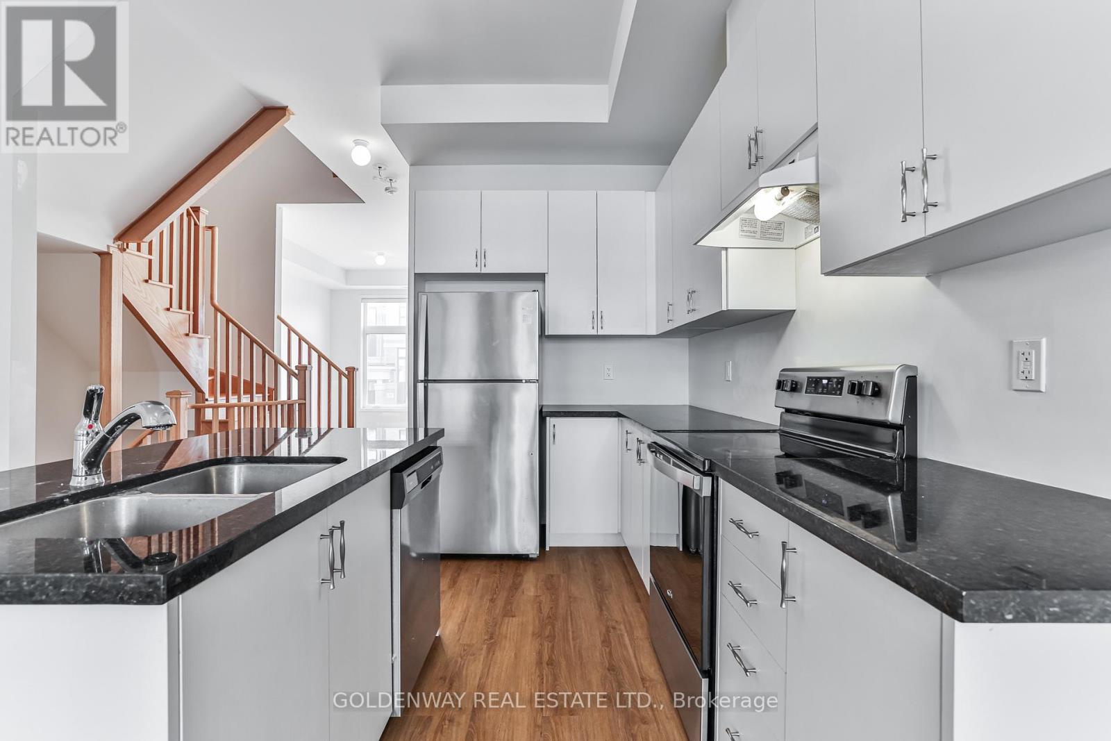 31 Wuhan Lane, Markham, Ontario  L6E 0V4 - Photo 5 - N13170820