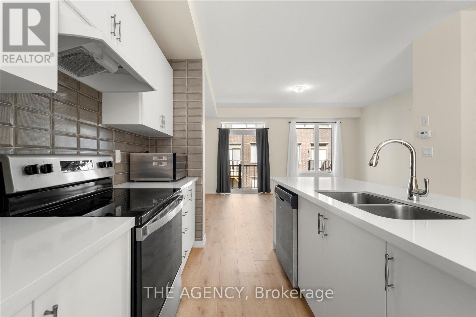 18 Origin Way, Vaughan, Ontario  L6A 4C2 - Photo 4 - N13170924