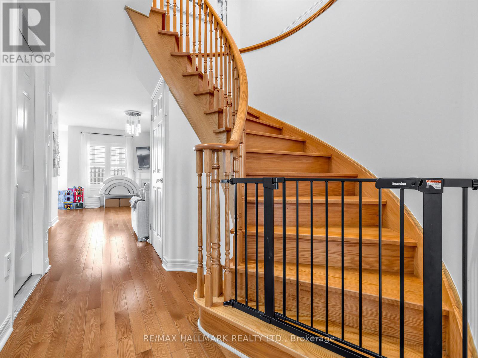 92 Maple Sugar Lane, Vaughan, Ontario  L4J 8S9 - Photo 2 - N13171000