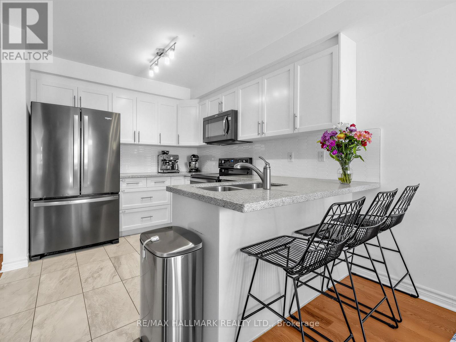 92 Maple Sugar Lane, Vaughan, Ontario  L4J 8S9 - Photo 6 - N13171000